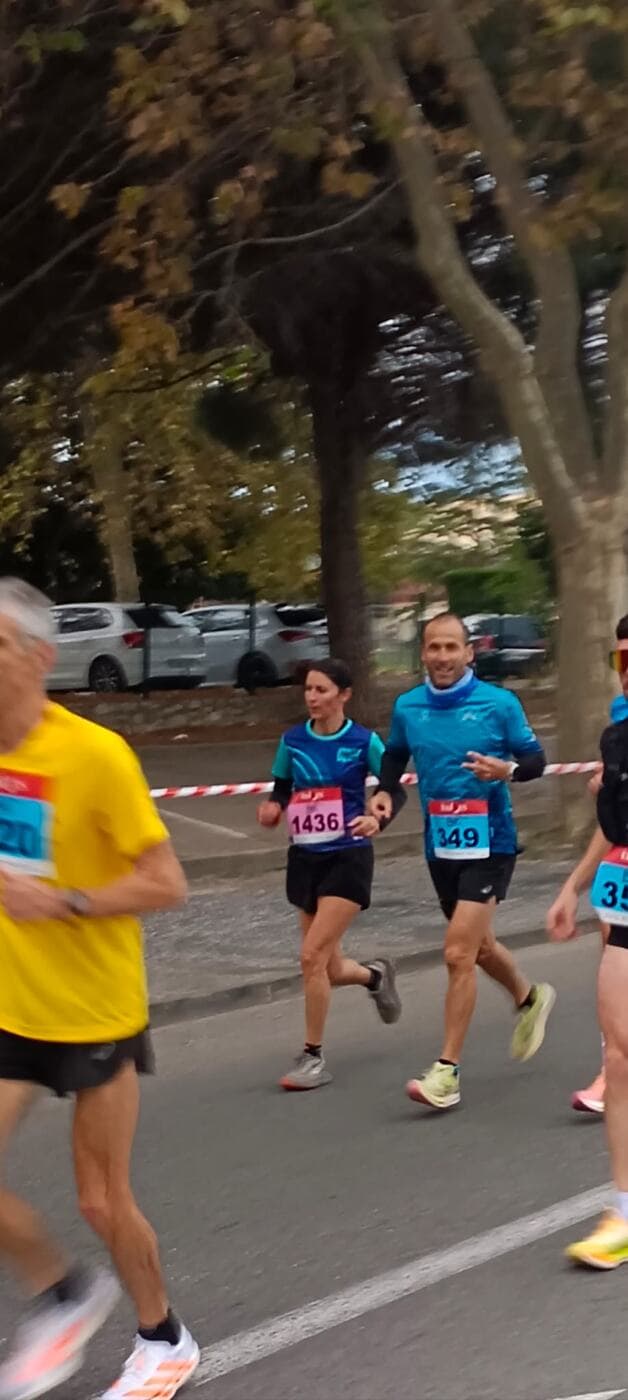 Coureurs du Narbo Nordik Club et d'autres participants dans les rues de Narbonne, photo 23 sur 23