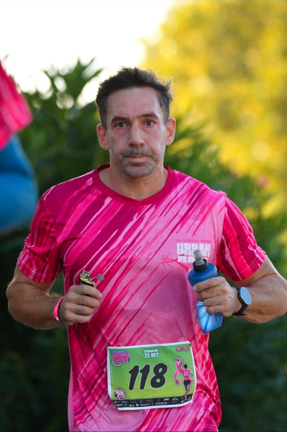 Julien Sémélis, dossard 118, sur le semi-marathon le long du canal